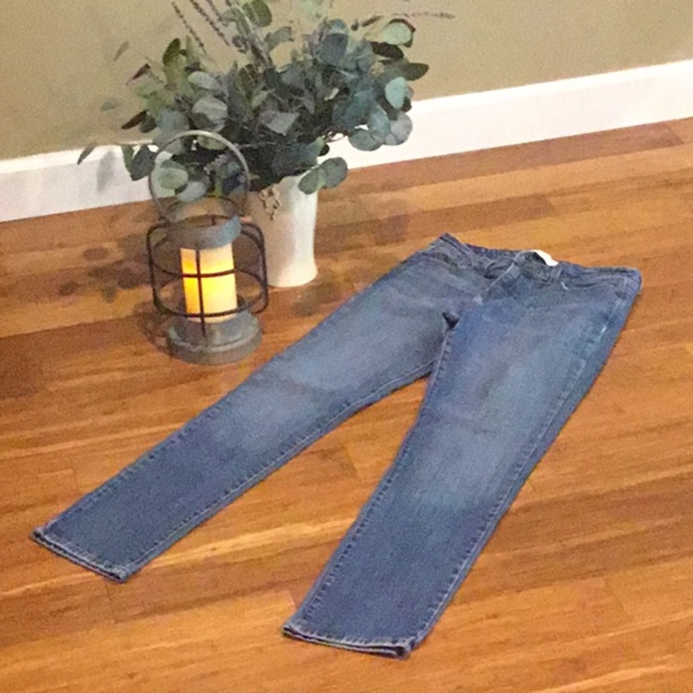 🌺Host Pick 🌺 Levi’s Mid Rise Skinny Jeans